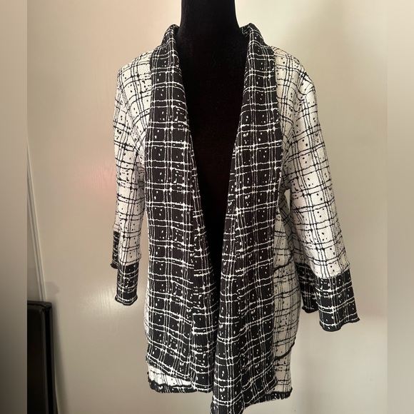 Sweaters - By J.J. | Black and White Reversible Cardigan Size S – Elegant and Casual Style